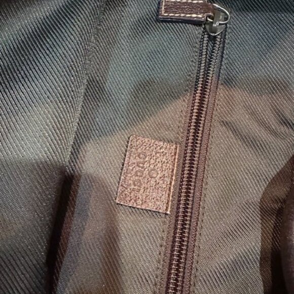 Gucci GG Canvas Tote Bag - Picture 4 of 15